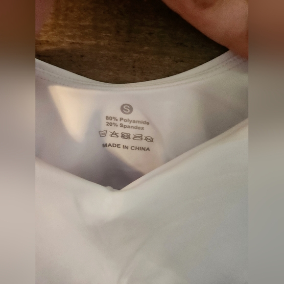 THE GYM PEOPLE Courtside Dress with Built-in Bra and Pockets - Picture 3 of 4